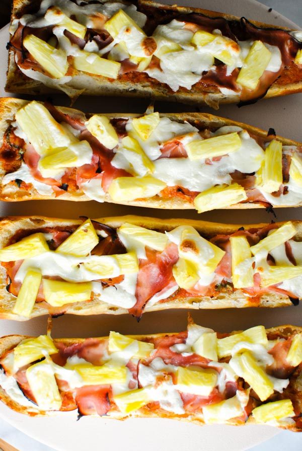 A super easy & quick Hawaiian French Bread Pizza recipe! we love them as a weeknight dinner on the fly! | thepikeplacekitchen.com