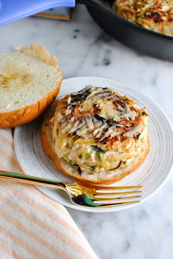 roasted garlic basil whole30 turkey burgers - just leave off the bun! a quick and easy dinner recipe. packed with flavor, protein, and we even snuck some veggies in there too! | thepikeplacekitchen.com